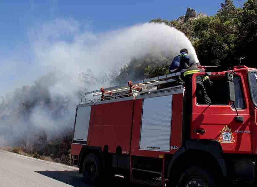 Υπό έλεγχο η φωτιά στο Νότο της Κέρκυρας