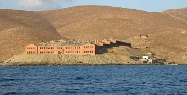 Έρευνες κοντά στη Γυάρο για τον εντοπισμό λέμβου με 2 επιβαίνοντες