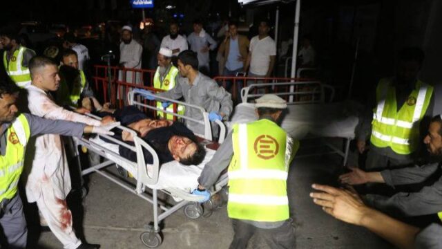 Αφγανιστάν: Τουλάχιστον 63 νεκροί από επίθεση “καμικάζι” σε γάμο