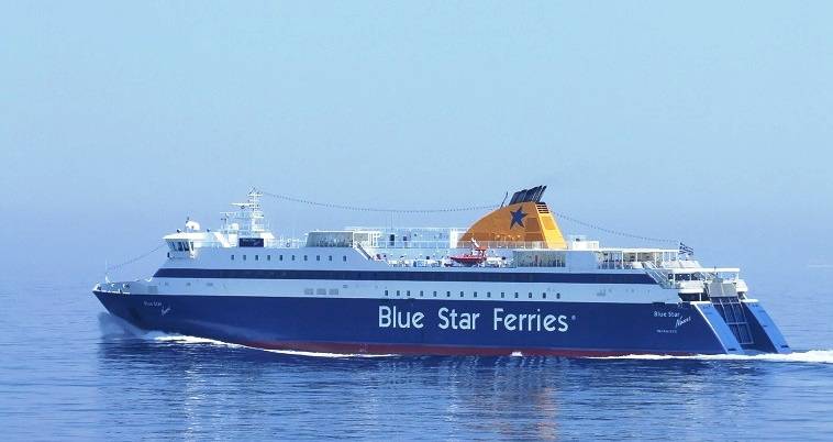 Επιστρέφει στον Πειραιά το “Blue Star Naxos” λόγω μηχανικής βλάβης