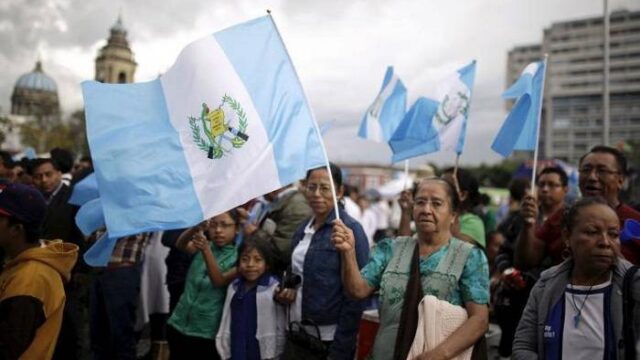 Γουατεμάλα: Ο δεξιός Αλεχάντρο Γιαματέι εξελέγη πρόεδρος