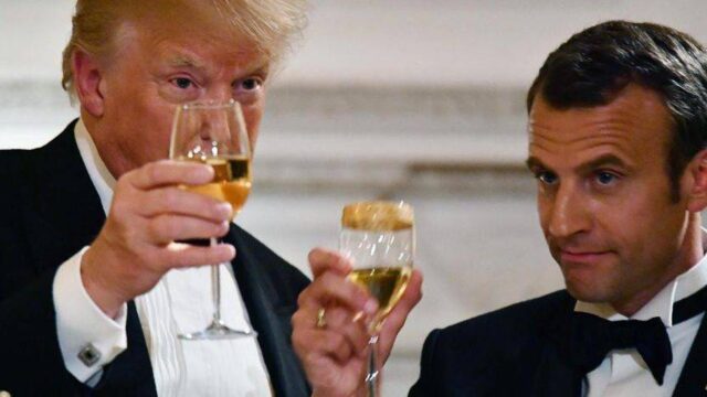 Με απειλές για τα γαλλικά κρασιά ξεκίνησε για τη Γαλλία ο Τραμπ