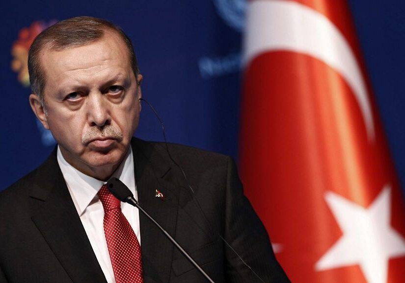 Συνεχίζει τις απειλές ο Ερντογάν – Θα πάρουμε κεφάλια αν δεν φύγουν οι Κούρδοι