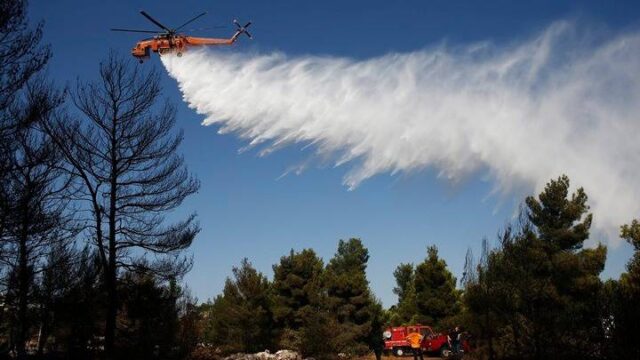 Πυρκαγιές: Ενίσχυση δυνάμεων σε Κύθηρα, καλύτερα σε Ηλεία και Αχαία