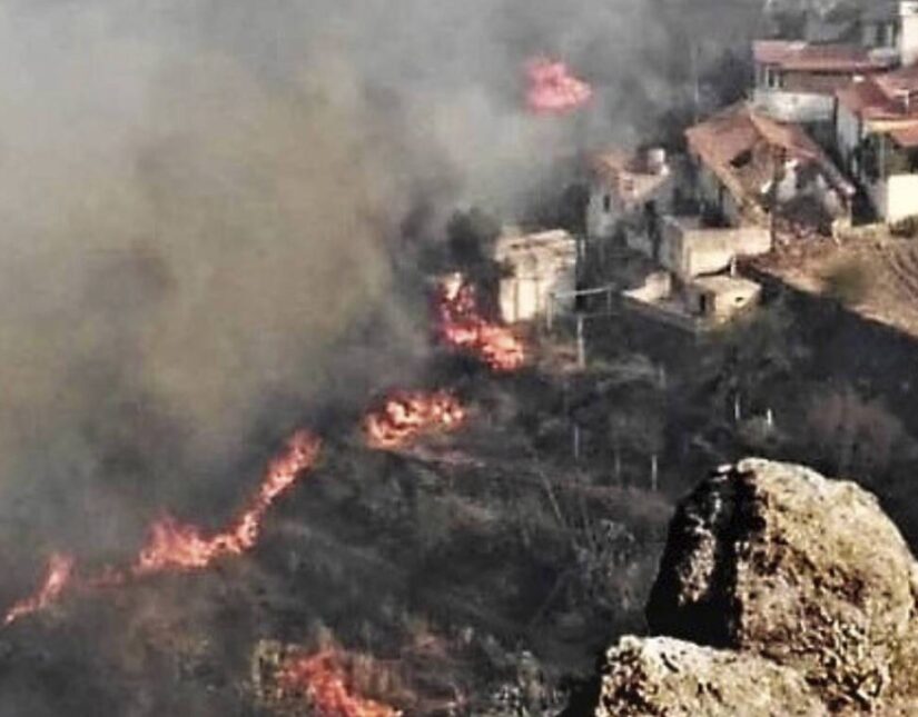 Περιβαλλοντική τραγωδία στο Γκραν Κανάρια – Μαίνεται η τρίτη κατά σειρά πυρκαγιά