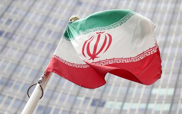 Το Ιράν παρουσίασε τρεις νέους τύπους τηλεκατευθυνόμενων πυραύλων