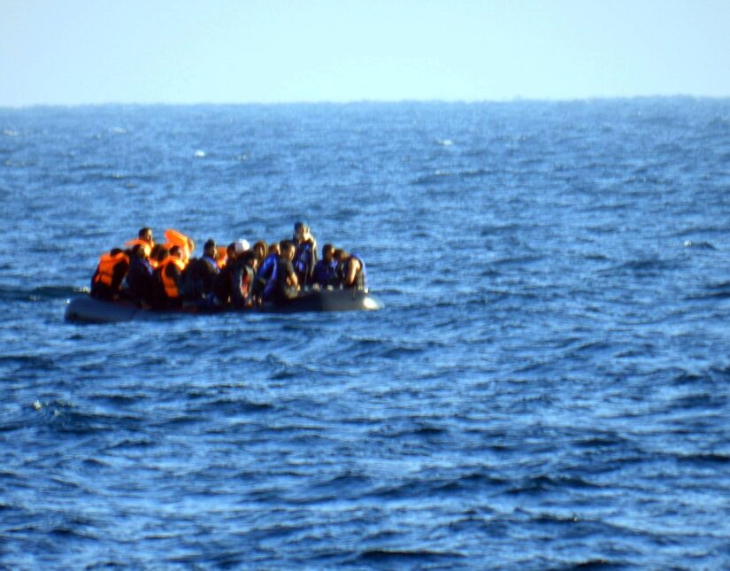 Ογδόντα πέντε μετανάστες διέσωσε το Ocean Viking