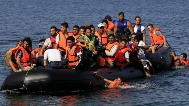 Συνεχίζονται οι ροές μεταναστών στο Αιγαίο