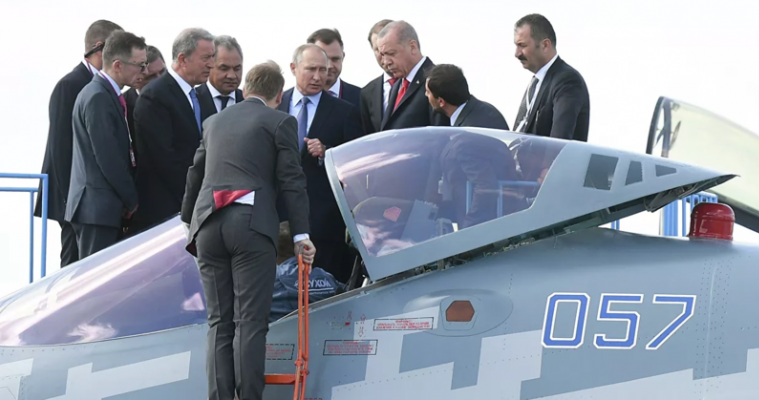 Ο Ερντογάν φλερτάρει με τα ρωσικά μαχητικά Sukhoi