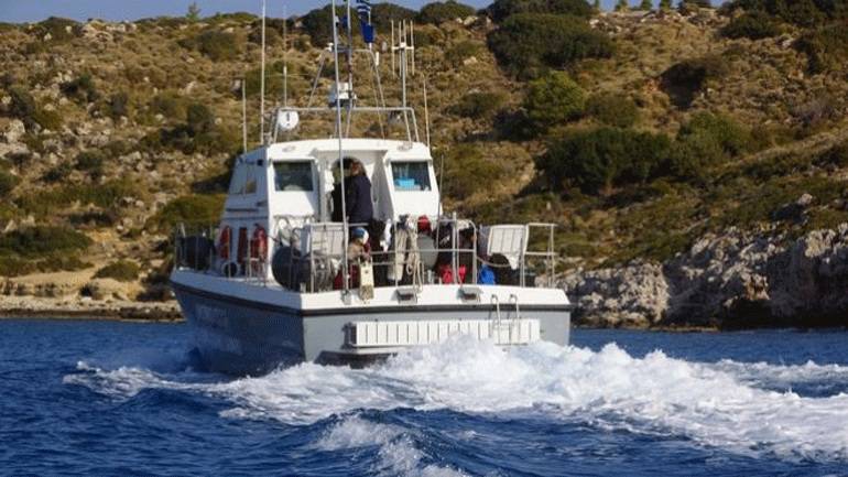 Επτά επιβάτες τραυματίες σε τουριστικό πλοίο στην Κάρπαθο