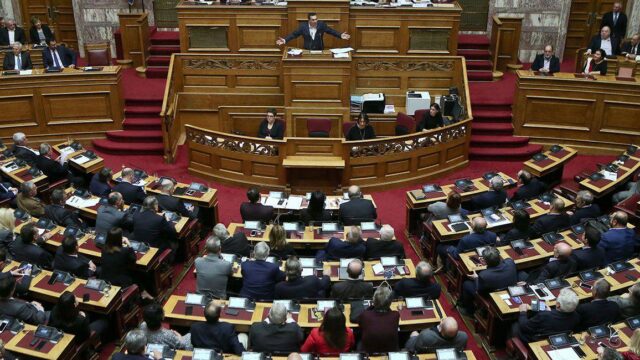 Πρώτη αντιπαράθεση ΝΔ-ΣΥΡΙΖΑ στην Επιτροπή Θεσμών
