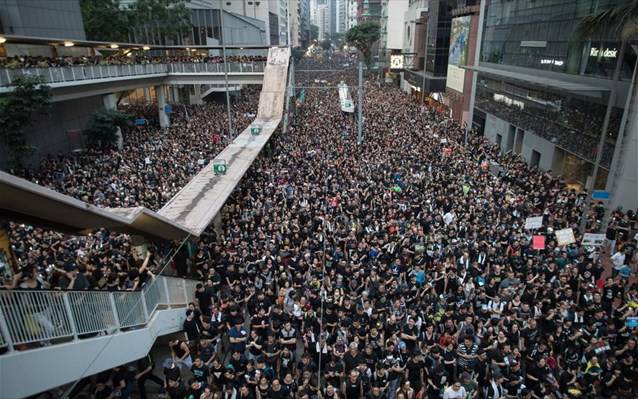 Ανεβάζει τόνους το Στέιτ Ντιπάρτμεντ για το Χονγκ Κονγκ