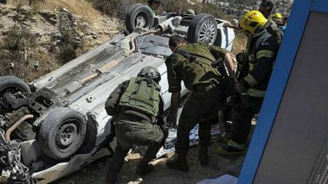 Παλαιστίνιος οδηγός έριξε το αυτοκίνητό του πάνω σε Ισραηλινούς