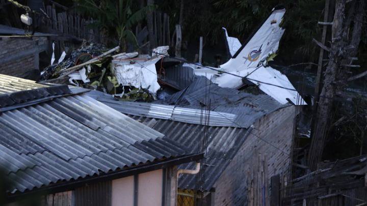 Κολομβία: Συντριβή μικρού αεροπλάνου σε πόλη… νεκροί