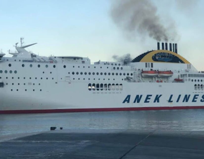 Πυρκαγιά στο πλοίο OLYMPIC CHAMPION στην Ηγουμενίτσα – Εκενώνεται από τους 538 επιβάτες