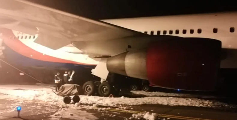 Άγιο είχαν: Ανώμαλη προσγείωση αεροσκάφους στη Ρωσία