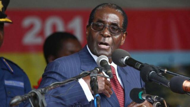 Πέθανε ο πρώην πρόεδρος της Ζιμπάμπουε Ρόμπερτ Μουγκάμπε