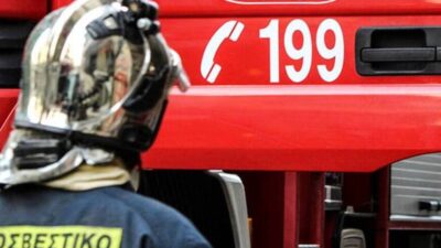 Κάηκε ολοσχερώς εργοστάσιο πλαστικών στο Μενίδι