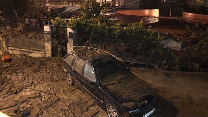 Στο πόδι οι αρχές μετά τις καταστροφές από την κακοκαιρία στη Θεσσαλονίκη