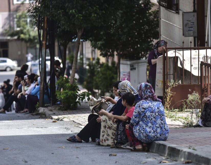 Τρόμος στην Κωνσταντινούπολη από τα ρίχτερ – Ενημερώνεται συνεχώς ο Ερντογάν