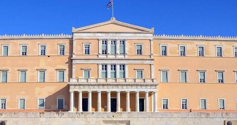 Αυταρχικές πρακτικές καταγγέλλει ο ΣΥΡΙΖΑ για την απαγόρευση στον Τσοβόλα να κάνει δηλώσεις από τη Βουλή