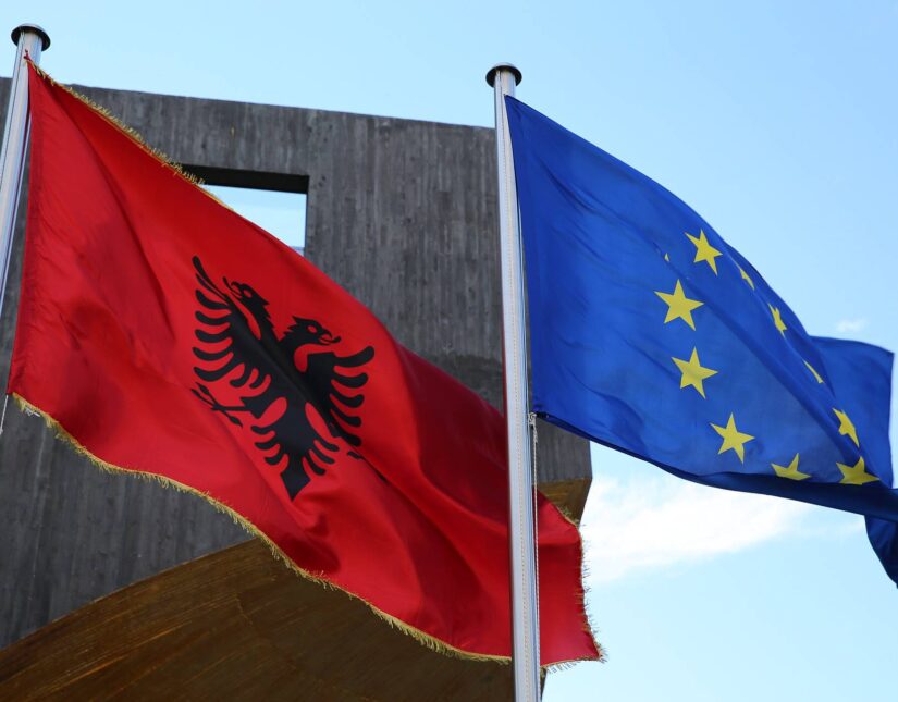 Σε έναρξη ενταξιακών διαπραγματεύσεων με την ΕΕ ελπίζει η Αλβανία