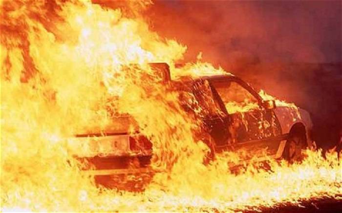 Φωτιές σε αυτοκίνητα σε Αθήνα και Θεσσαλονίκη… Εμπρησμοί;