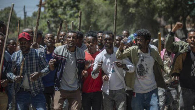 Δεκάδες νεκροί σε διαδηλώσεις κατά του Νομπελίστα Ειρήνης Άμπι Άχμεντ