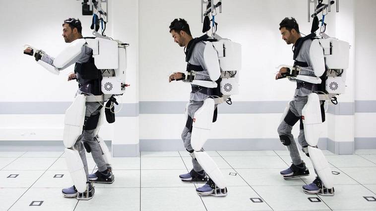 Παράλυτος περπατά ξανά με ρομποτικό εξωσκελετό…