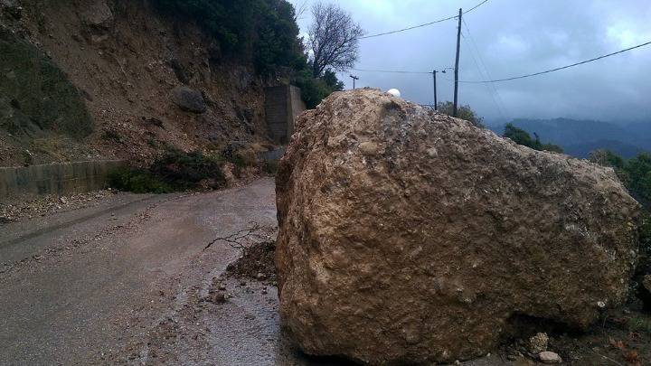 Κατολισθήσεις και καταπτώσεις βράχων από την κακοκαιρία στα Ιωάννινα