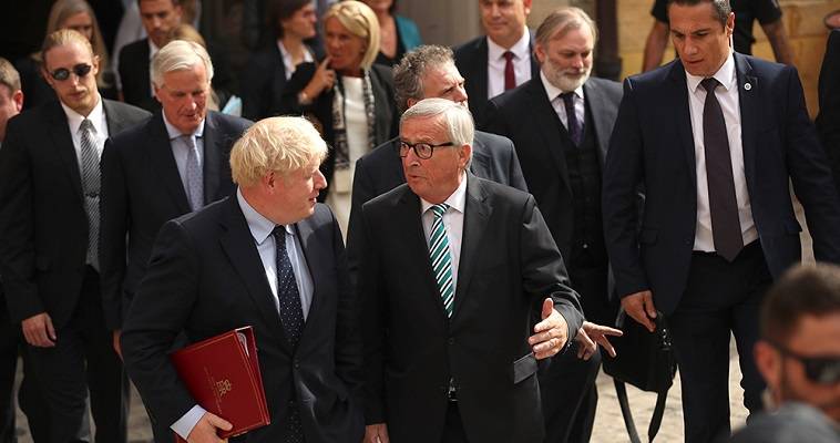 Στο Λονδίνο η μπάλα για το Brexit – Εγκρίθηκε από τους Ευρωπαίους η συμφωνία Τζόνσον