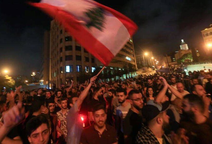 Οι διαδηλώσεις έφεραν νέα υποβάθμιση στον Λίβανο