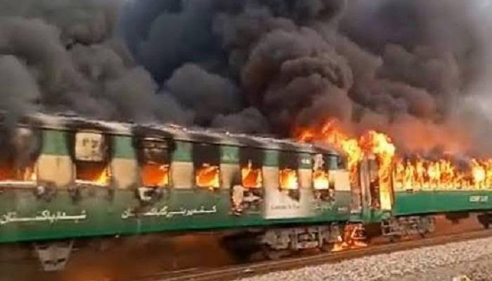 Τραγωδία σε τρένο στο Πακιστάν, τουλάχιστον 65 νεκροί (vid. – photo). ΑΝΑΝ
