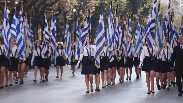 Εθνική επέτειος: Ολοκληρώθηκε η μαθητική παρέλαση στη Θεσσαλονίκη
