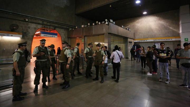Κατάσταση έκτακτης ανάγκης στο Σαντιάγο, λόγω της αύξησης στα  εισιτήρια του μετρό