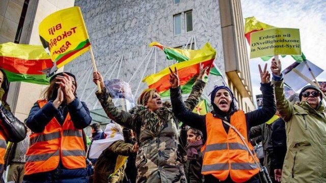 Κουρδική διαδήλωση στο Παρίσι… “Κυρώσεις κατά της Τουρκίας”