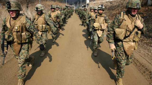 Δεν αποσύρονται αμερικανικές δυνάμεις από τη Νότια Κορέα