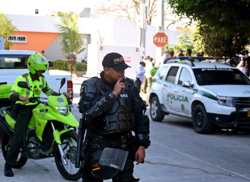 Νεκροί αστυνομικοί από επίθεση με γκαζάκια σε Τμήμα στην Κολομβία