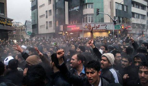 Ιράν: Πολλοί διαδηλωτές στους δρόμους για το ουκρανικό Boeing