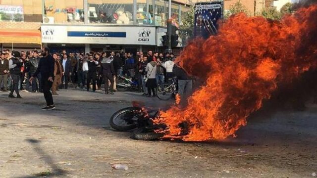 Ξεπέρασαν τους 100 οι νεκροί διαδηλωτές στο Ιράν