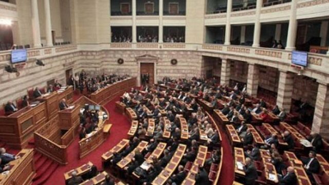 Επιστολική ψήφος: “Δεν είναι συνεπής η κυβέρνηση” λέει ο Κασσελάκης – Ποιους όρους θέτει ο Ανδρουλάκης