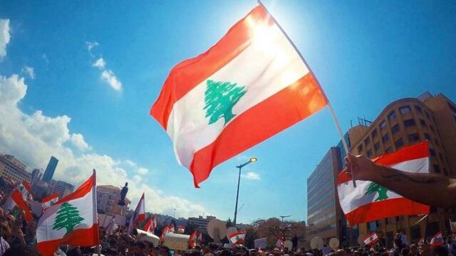 Βίαια επεισόδια στον Λίβανο… λόγω οικονομικής κρίσης, στόχος οι τράπεζες