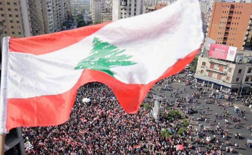 Μια νέα ανεξαρτησία ζήτησαν δεκάδες χιλιάδες Λιβανέζοι