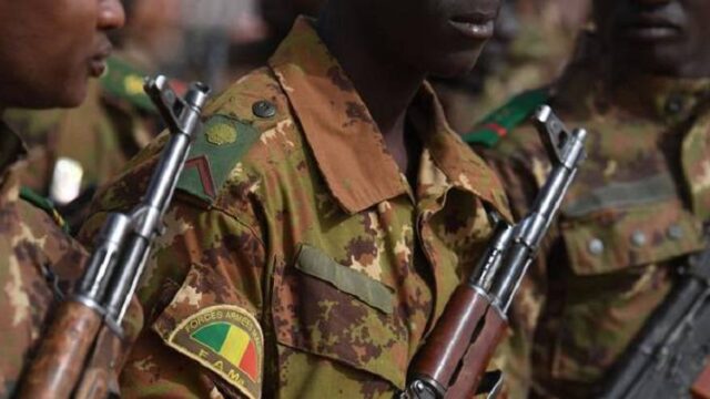 Δεκάδες στρατιώτες νεκροί σε τρομοκρατική επίθεση στο Μάλι