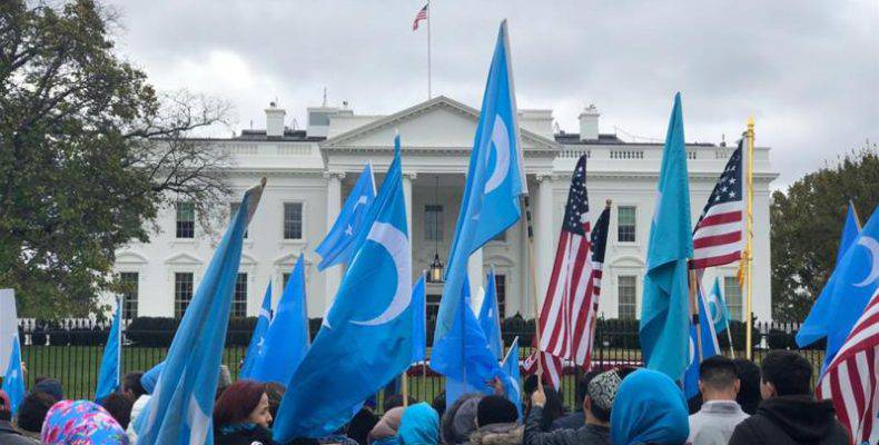 ΗΠΑ: Χτύπημα στη Κίνα μέσω Ουιγούρων, οργή Πεκίνου