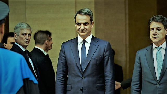 Ο Μητσοτάκης καλεί σε συνάντηση τους πολιτικούς αρχηγούς