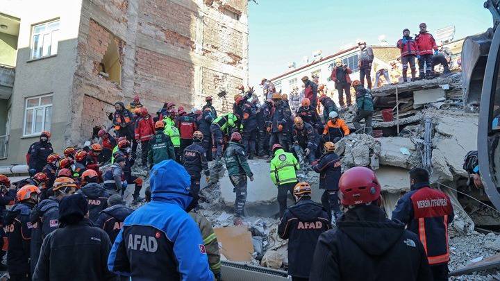 Τουρκία: 39 οι νεκροί από τον ισχυρό σεισμό των 6,8 βαθμών