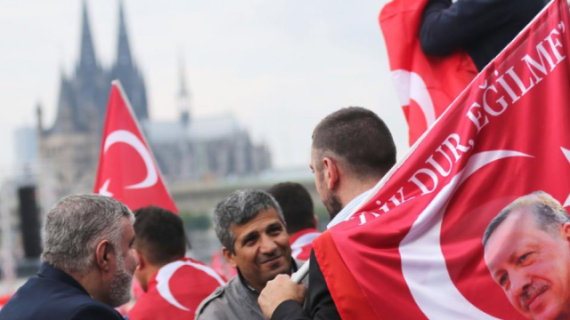 Δολοφονίες γκιουλενιστών και Κούρδων στην Ευρώπη σκαρώνει η MIT