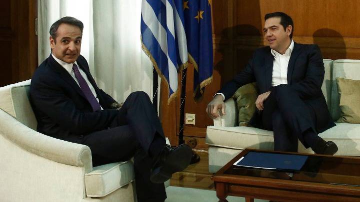 Ενημέρωση πολιτικών αρχηγών: Προβληματισμένος δηλώνει ο Τσίπρας