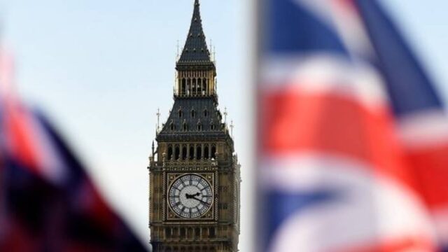 Brexit: Το Λονδίνο απειλεί να αποσυρθεί από τις διαπραγματεύσεις τον Ιούνιο
